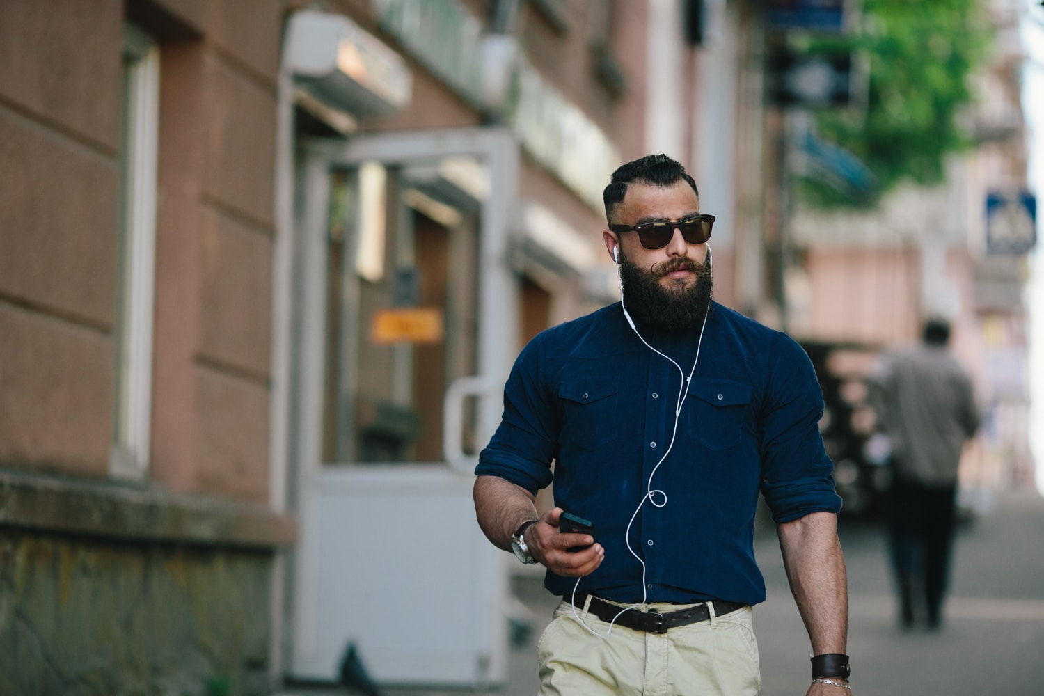 How to Match Your Outfit with the Right Accessories for Men