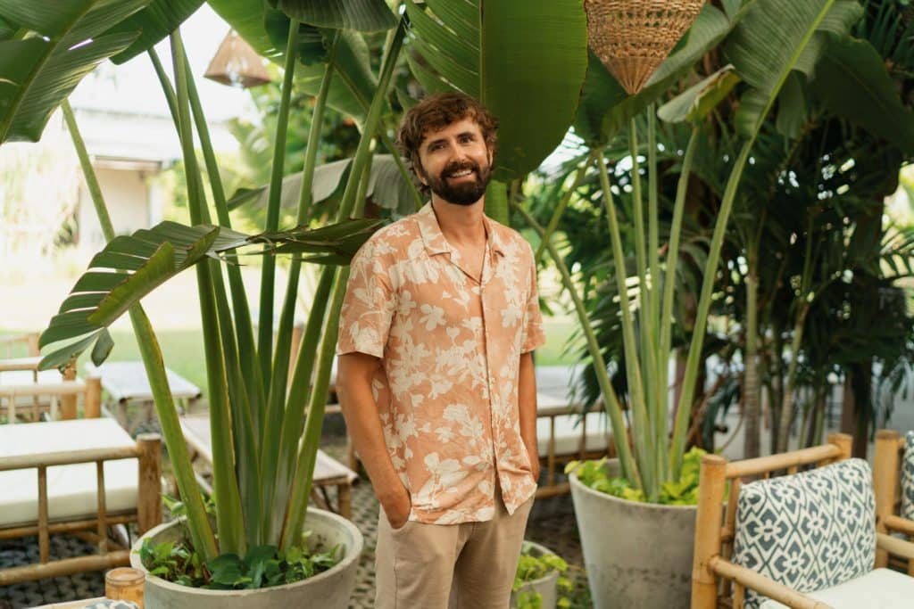 What Makes a Truly Great Linen Shirt