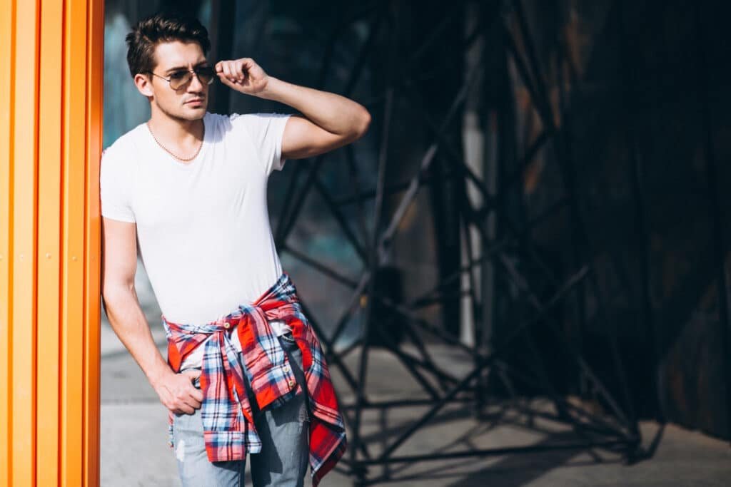 ways to wear a white t-shirt for men